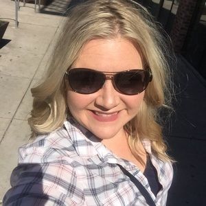 Meet your Posher, Carrie